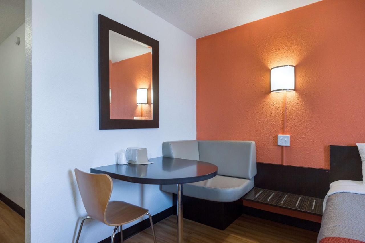 Hotel 6-lincoln, Il 2*
