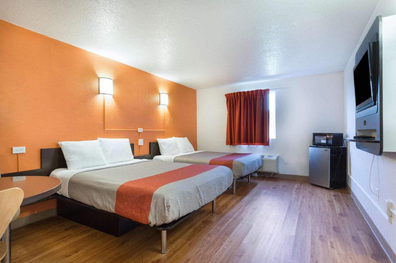 Hotel 6-lincoln, Il